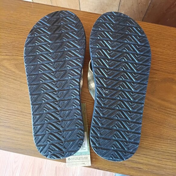 Reef men’s Flip Flops Blue Plaid Thong Sandals size 8 NWT  Beach Casual - Picture 7 of 7